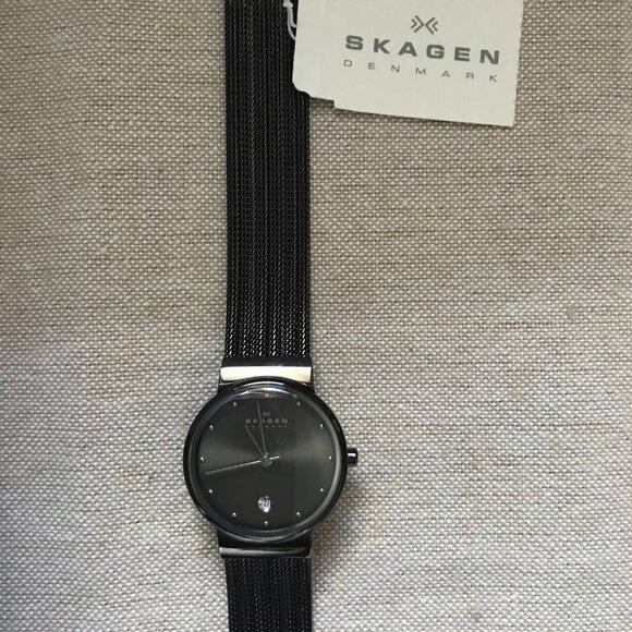 NWT- Rare Skagen Women’s Gunmetal Mesh Watch – Swarovski Dial, Model 355SMM1 - Picture 3 of 8